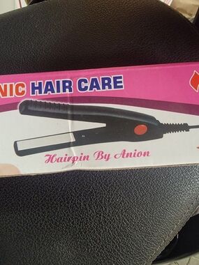 Hairpin Mini Straightener in Black - Portable Styling Tool